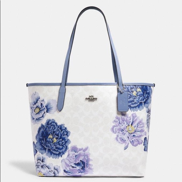 Coach Handbags - 🎀City Tote In Signature Canvas With Kaffe Fassett